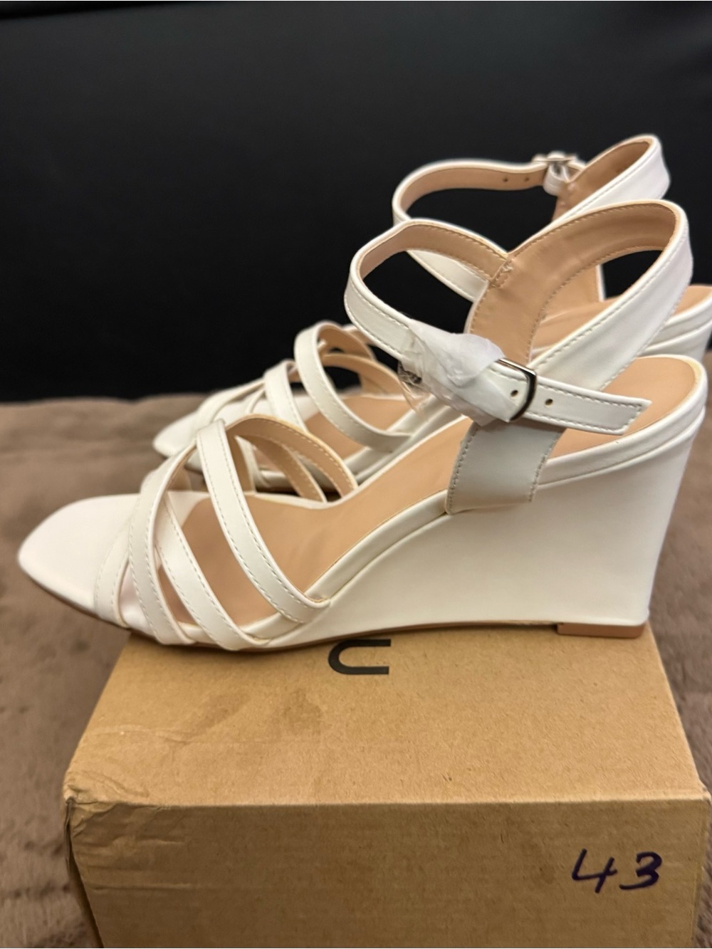 le chateau brand new Off White Strappy Wedge Sandals - Picture 6 of 13
